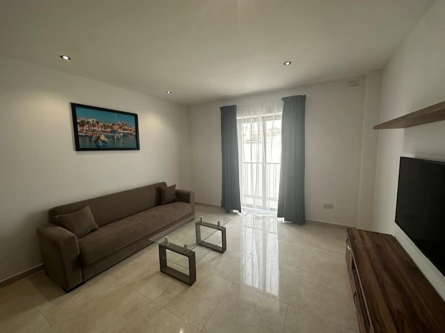 Bright 1 Bedroom Apartment In Noah Apartments, Gzira Dış mekan fotoğraf