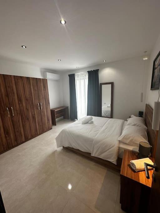 Bright 1 Bedroom Apartment In Noah Apartments, Gzira Dış mekan fotoğraf