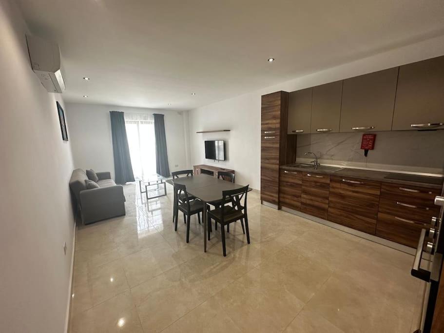 Bright 1 Bedroom Apartment In Noah Apartments, Gzira Dış mekan fotoğraf